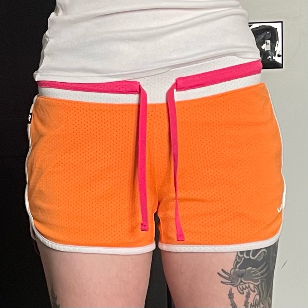 Nike Drawstring Shorts - Picture 2 of 9